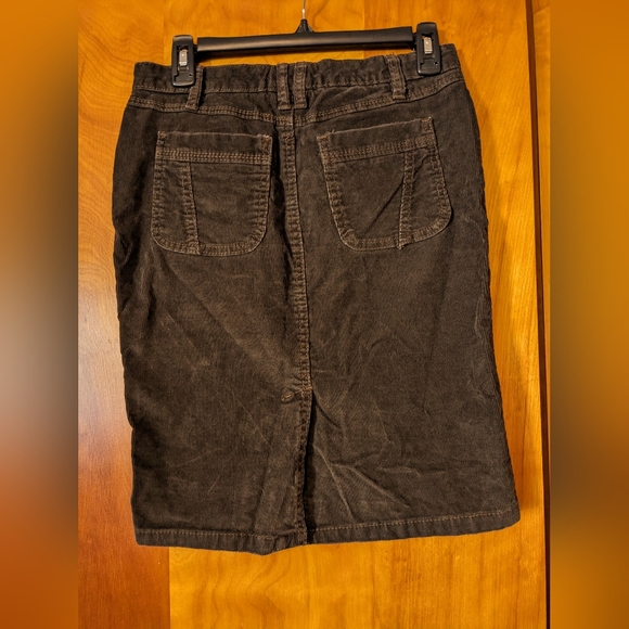 Cute Old Navy brown corduroy skirt, size 0 - Picture 2 of 4